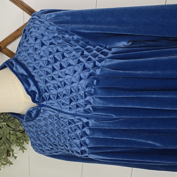 VintageSaybury Smocked Velvet Robe Sz L - Picture 3 of 7